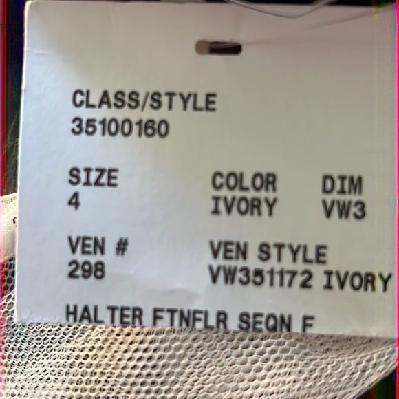 Vera Wang wedding gown from David Bridal. Brand new with tag - Picture 13 of 14